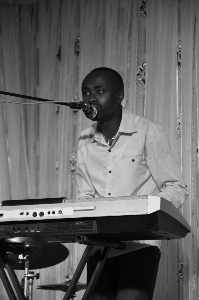 Patient Bizimana in performance
